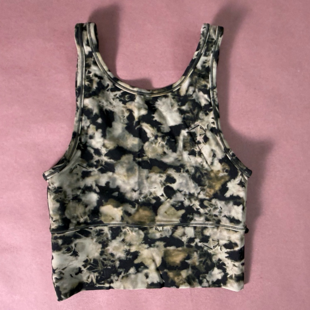 Lululemon Power Pivot Tank *Everlux
Dispersed Light Raw Linen size 4 crop top